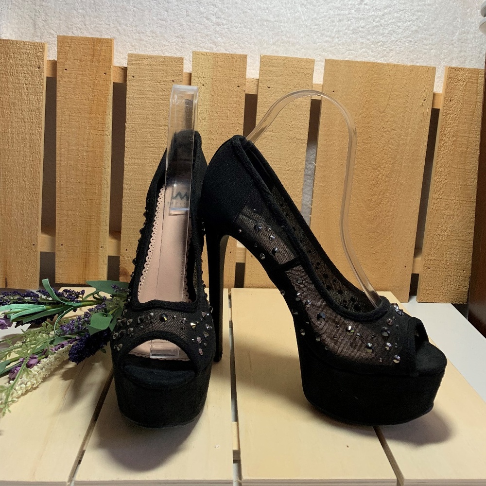 Athena from Madison by ShoeDazzle - Size 6 1/2"